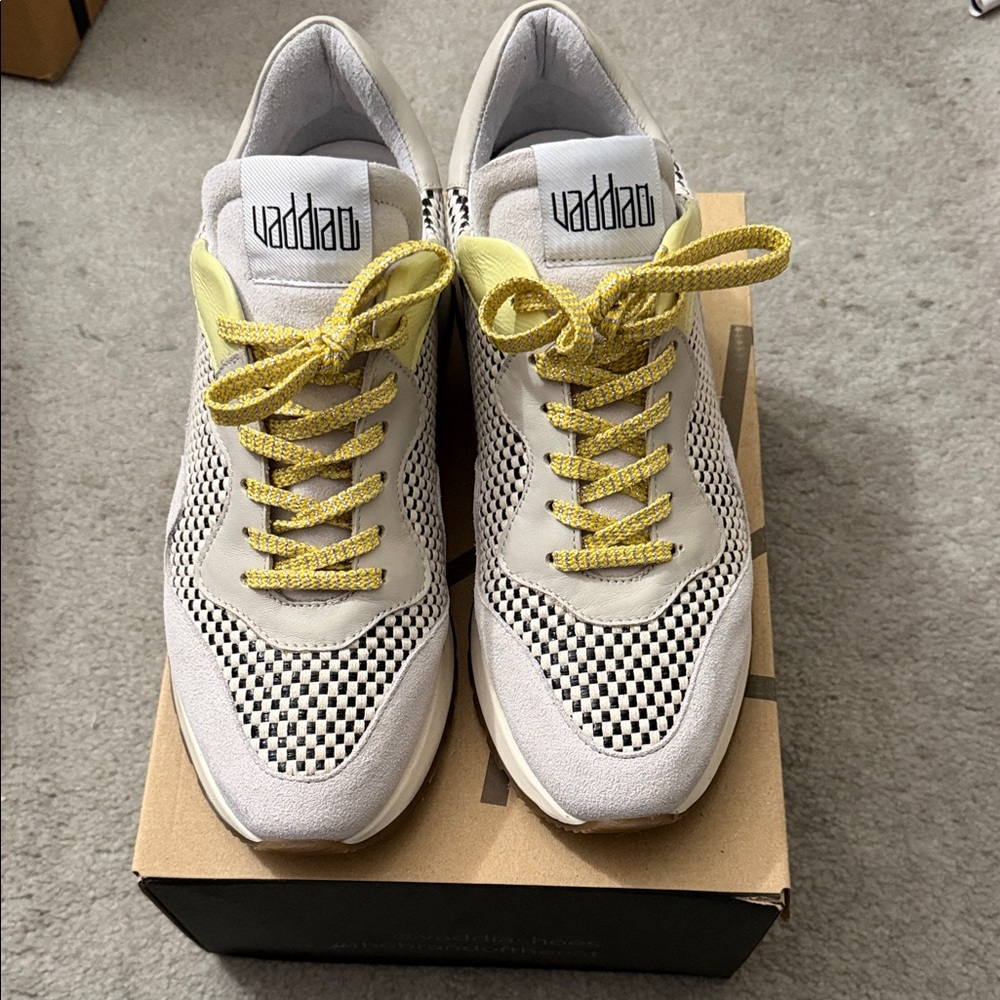 Women's Checkered Sneakers - Yellow and White
